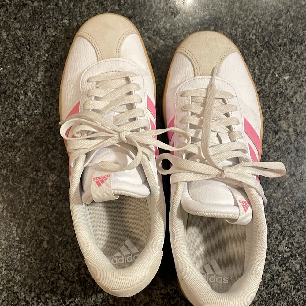 Adidas women’s size 10